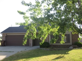 707 SANDLEWOOD DR, OSSIAN, IN Main Image