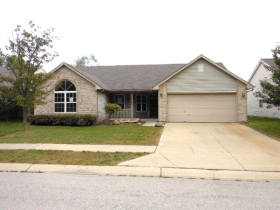 10502 CEDAR DR, FISHERS, IN Main Image
