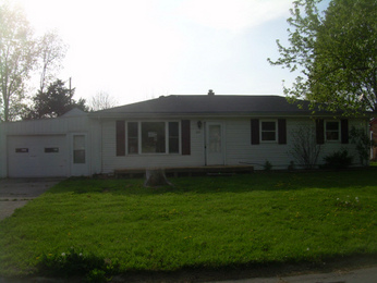 221 S Coventry Dr, Anderson, IN Main Image