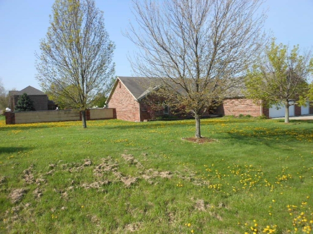 1055 W Wildflower Ct, Mooresville, IN Main Image