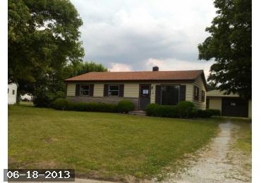1149 Crestmoor Dr, Shelbyville, IN Main Image