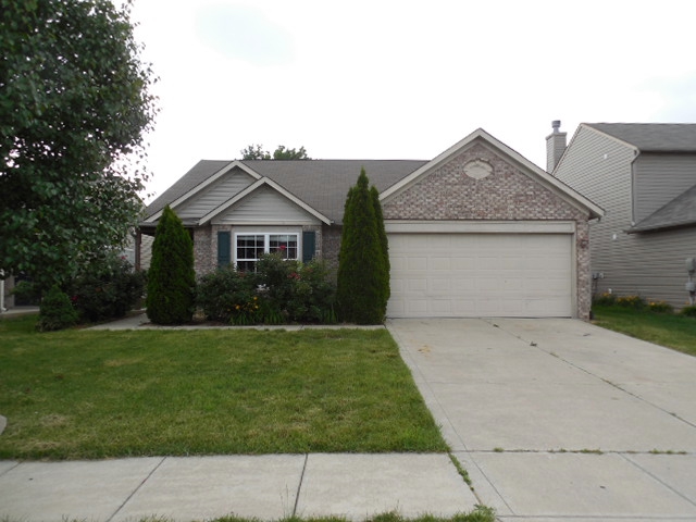2732 Braxton Dr, Indianapolis, IN Main Image