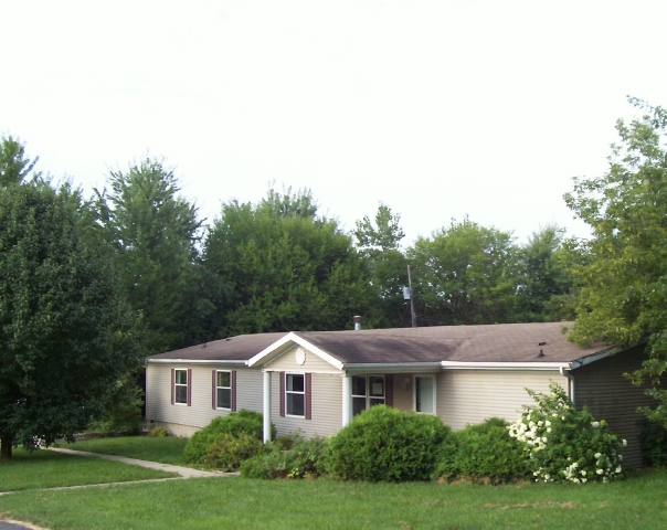 18 N Blue Gill Rd, Silver Lake, IN Main Image