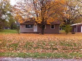 211 W 9th St, Matthews, IN Main Image