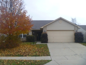 1374 Summer Meadow Ct, Indianapolis, IN Main Image