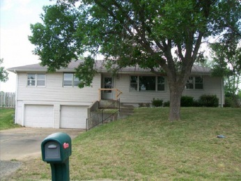 3620 NE Rockaway Trl, Topeka, KS Main Image