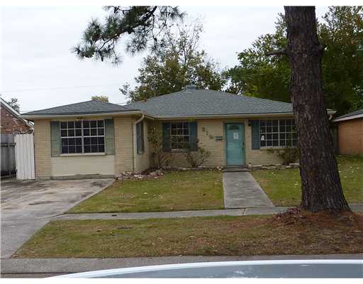 212 Holy Cross Pl, Kenner, LA Main Image