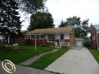 6669 Cardwell St, Garden City, Michigan  Main Image