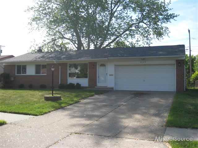 8608 Leslie Dr, Sterling Heights, Michigan  Main Image