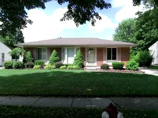 13853 Bowling Green Dr, Sterling Heights, Michigan  Main Image