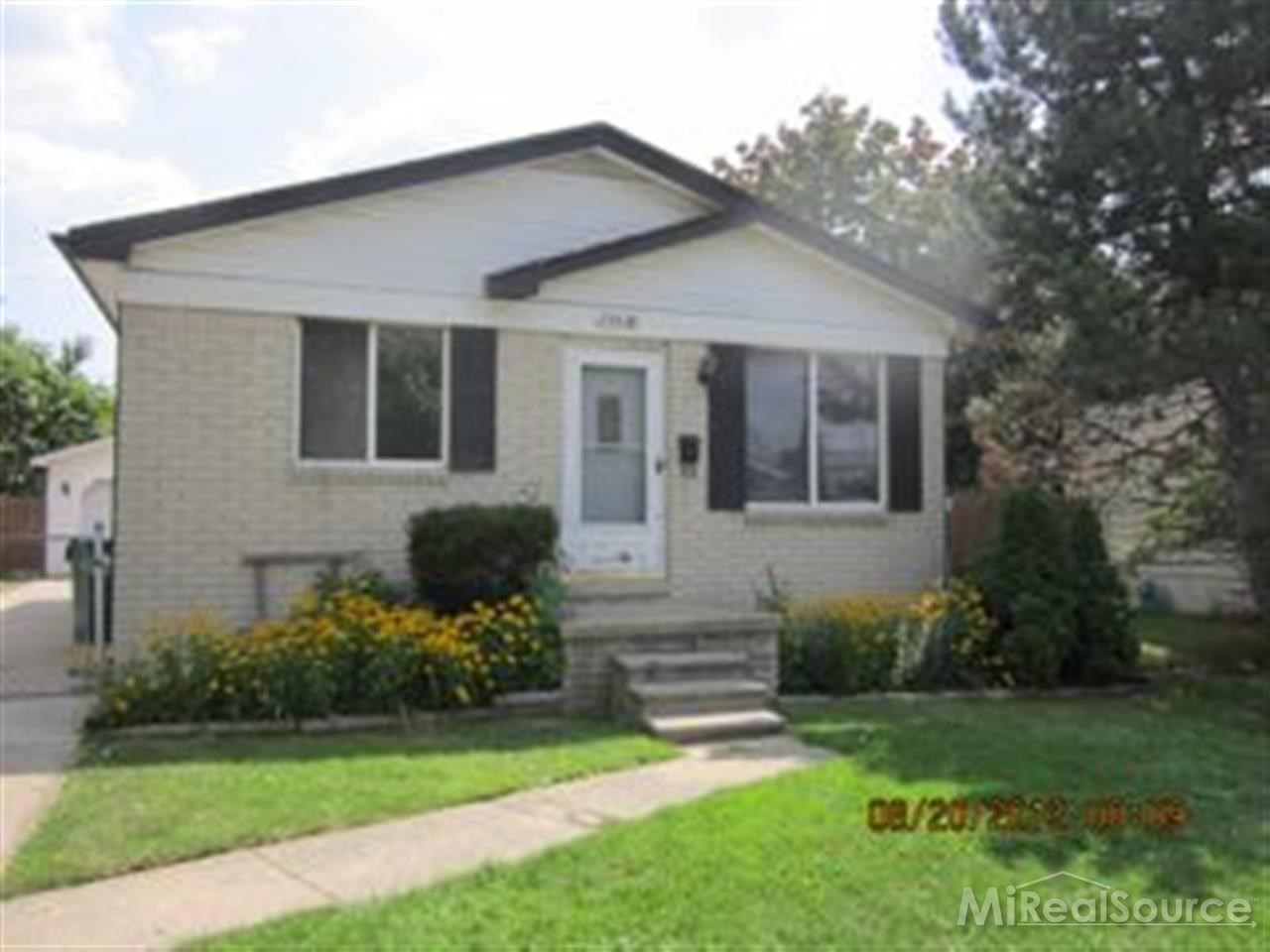 25038 Send St, Roseville, Michigan  Main Image