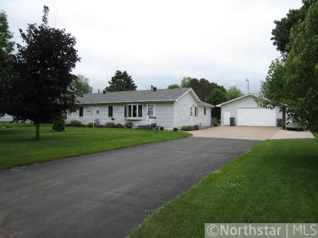 7172 Lakeview Dr, Lino Lakes, MN Main Image