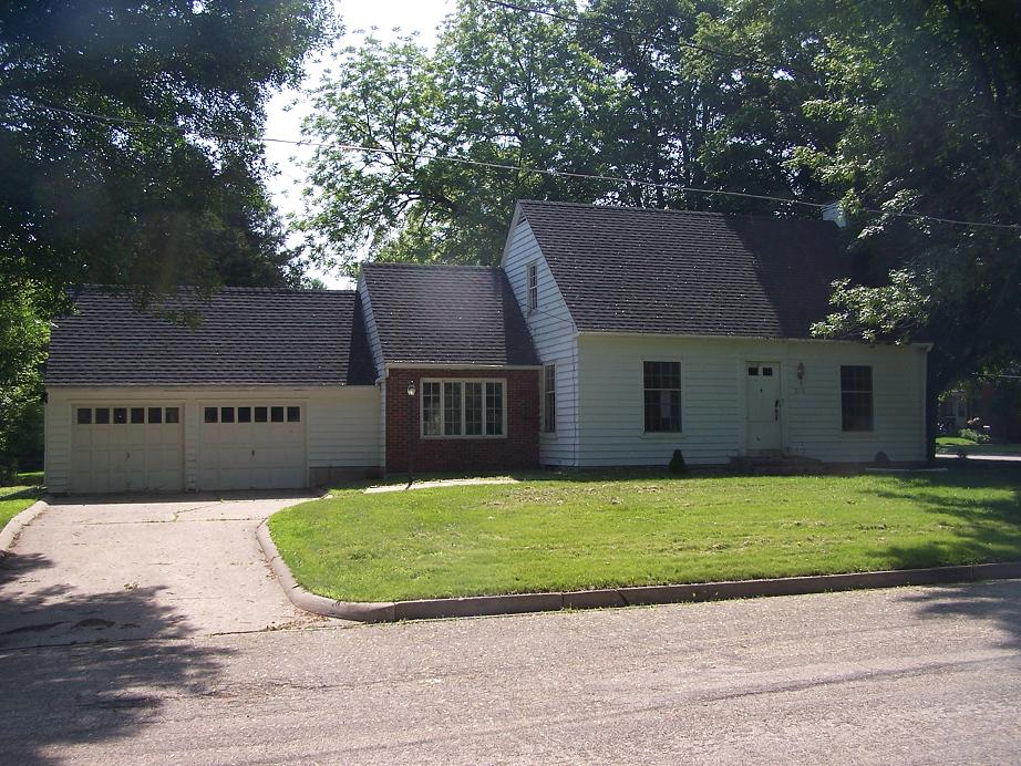 216 12th St S, Mountain Lake, MN Main Image