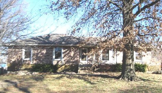 401 Nw Meadowview Drive, Blue Springs, MO Main Image