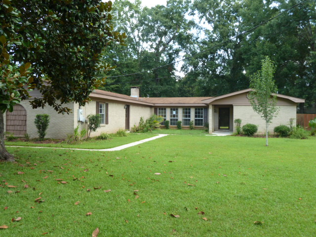 1216 Hickory Hill Dr, Gautier, MS Main Image