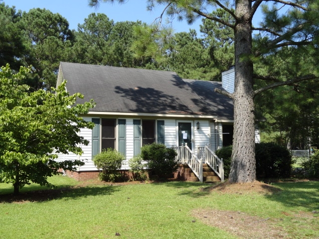 684 Foxchase Ln, Winterville, NC Main Image