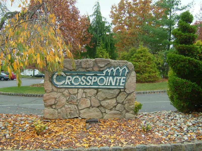 82 Crosspointe Dr, East Brunswick, NJ Main Image