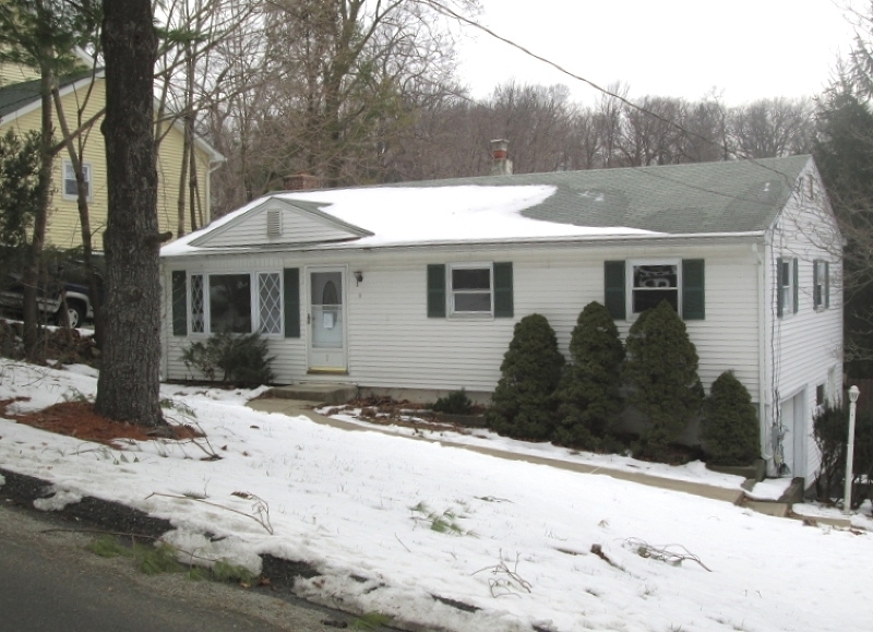 7 Holiday Dr, Hopatcong, New Jersey  Main Image