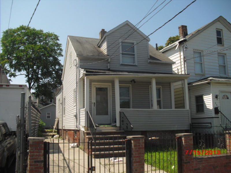 347 Highland Ave, Passaic, New Jersey  Main Image
