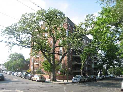 61-88 Dry Harbor Rd #2H, Middle Village, NY Main Image