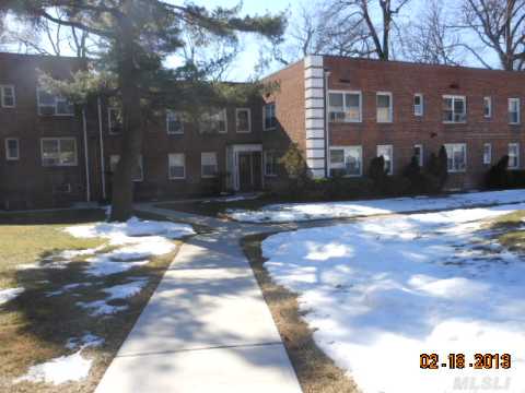 6 Edwards St Apt 2a, Roslyn Heights, New York  Main Image