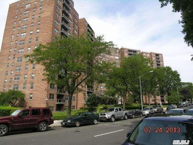 6120 Grand Central Pkwy Apt C907, Forest Hills, New York  Main Image