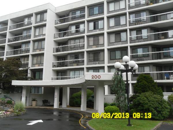 200 High Point Dr Ph 2412, Hartsdale, New York Main Image