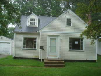 3293 Hermosa Dr, Youngstown, OH Main Image