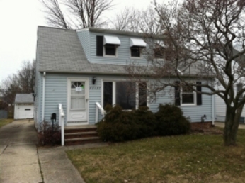 32137 Dickerson Rd, Willowick, OH Main Image