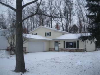 6053 Paisley Drive, North Olmsted, OH Main Image