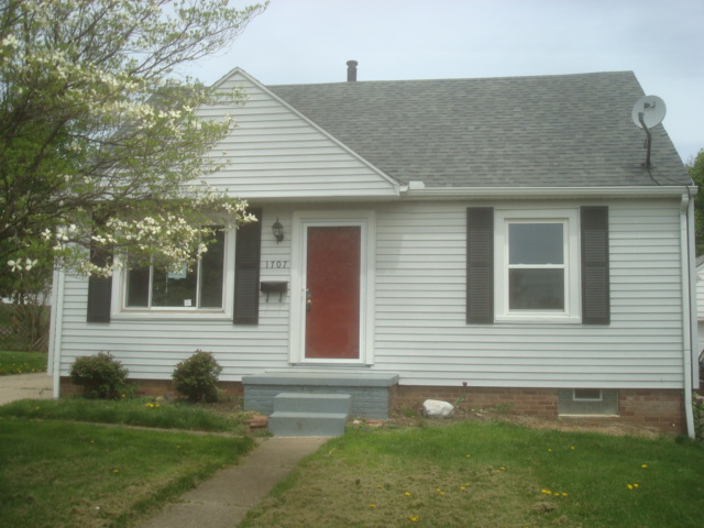 1707 32nd St NE, Canton, OH Main Image