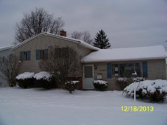 24387 Ronan Rd, Bedford Heights, OH Main Image