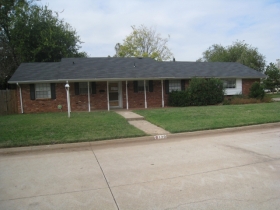 129 OAKSIDE DRIVE, MOORE, OK Main Image