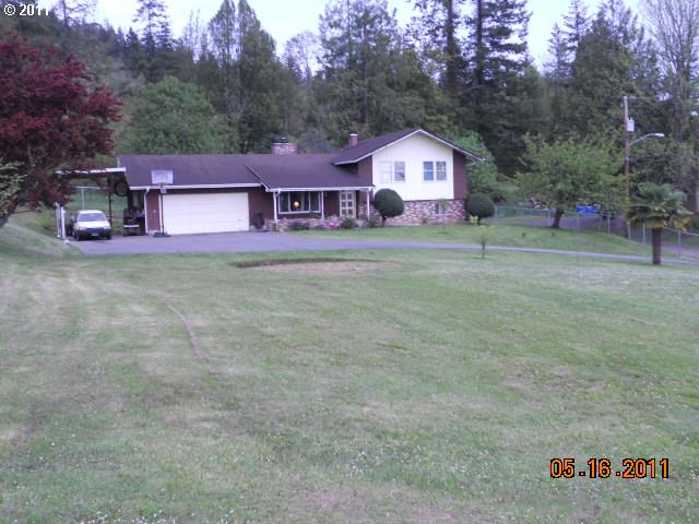 1985 Sunset Ln, Myrtle Point, OR Main Image