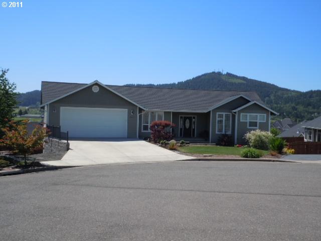 2044 Sawgrass Ct, Sutherlin, OR Main Image