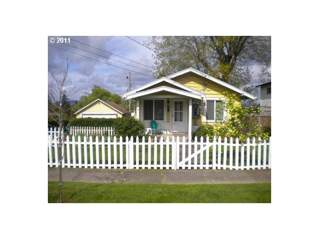 447 N Kutch St, Carlton, OR Main Image