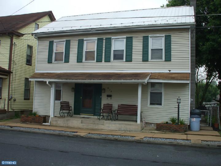 214 W Carpenter Ave, Myerstown, PA Main Image