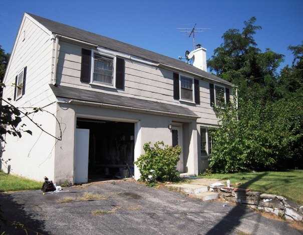 1311 Edgely Rd, Levittown, Pennsylvania  Main Image