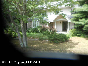 341 Rolling Hills Dr, East Stroudsburg, Pennsylvania  Main Image