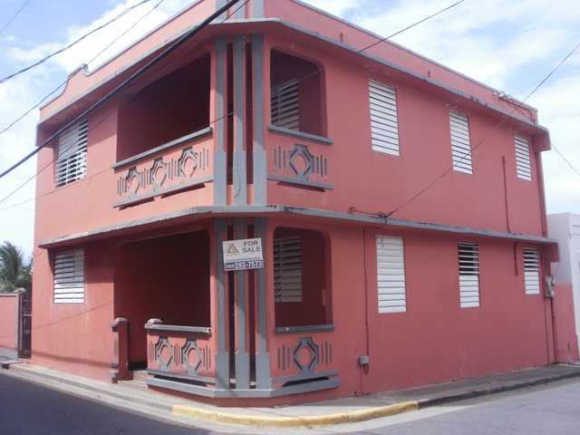Bo Pueblo Calle Alejandro Salicrup 15, Arecibo, Puerto Rico  Main Image