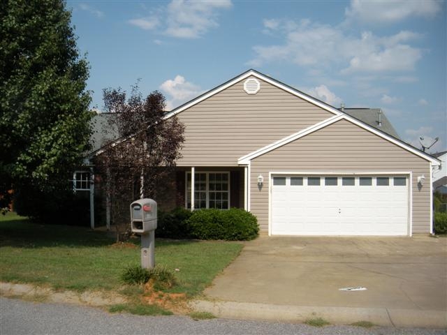303 Crescentwood Ct, Taylors, SC Main Image