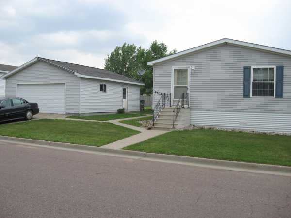 5704 W Misty Glen Place, Sioux Falls, SD Main Image