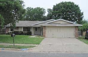 1305 Roundtree Drive, Euless, TX Main Image