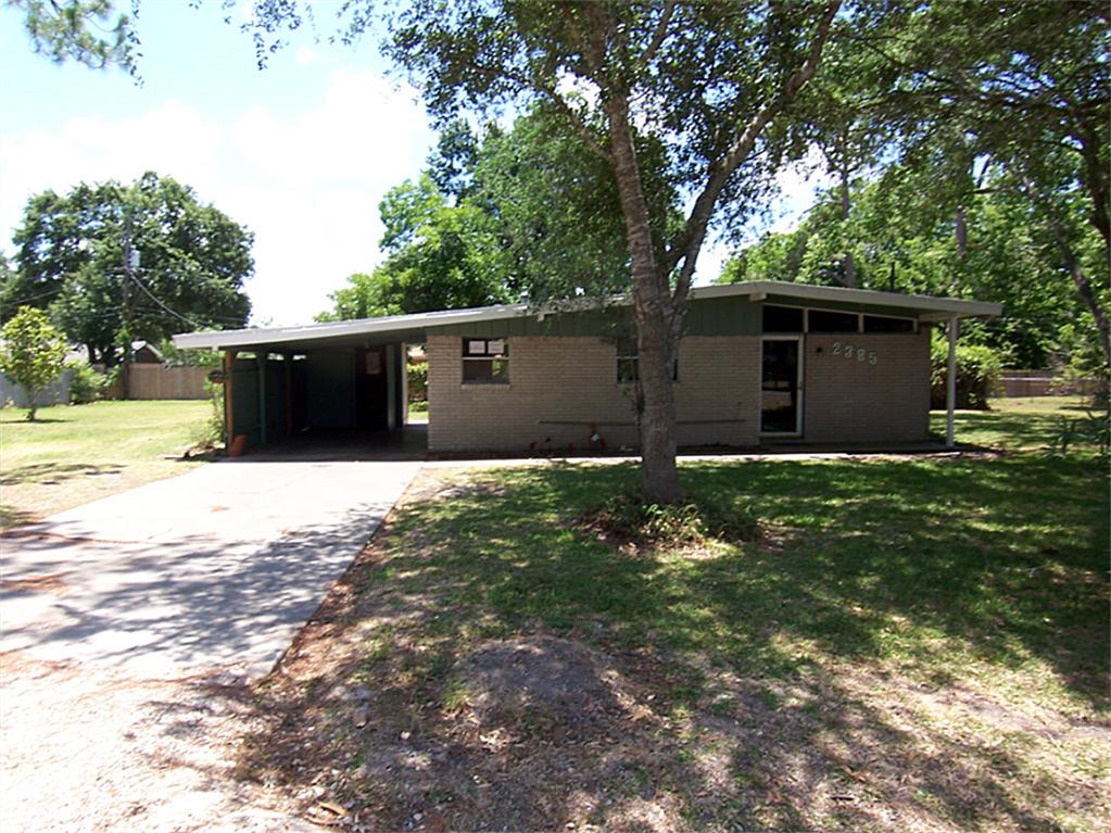 2385 Coombs, Alvin, TX Main Image