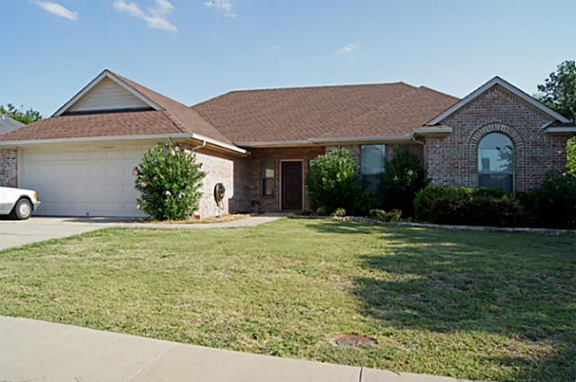 1407 Louise Ln, Ennis, TX Main Image