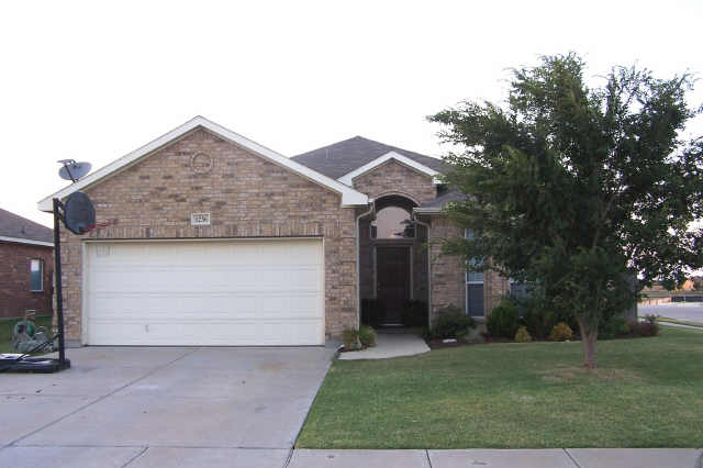 1236 Sweetwater Dr, Burleson, TX Main Image