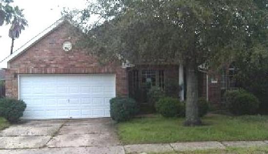 927 Portsmouth Dr, Pearland, TX Main Image