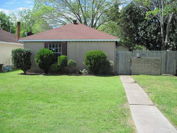 2106 N Pearland Ave, Pearland, TX Main Image