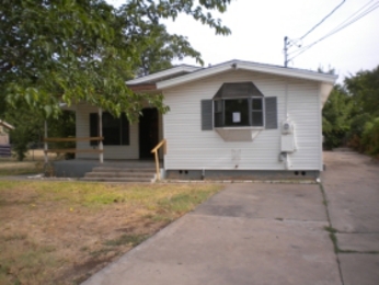 7208 Charbonneau Rd, Fort Worth, TX Main Image