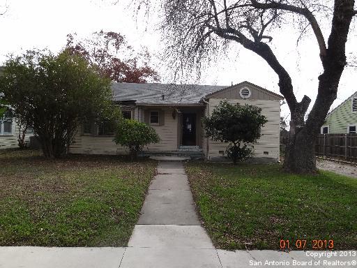 2040 W Mistletoe Ave, San Antonio, Texas  Main Image